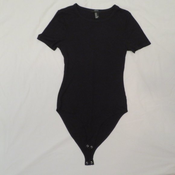 Forever 21 Tops - Forever 21 short sleeve black bodysuit
